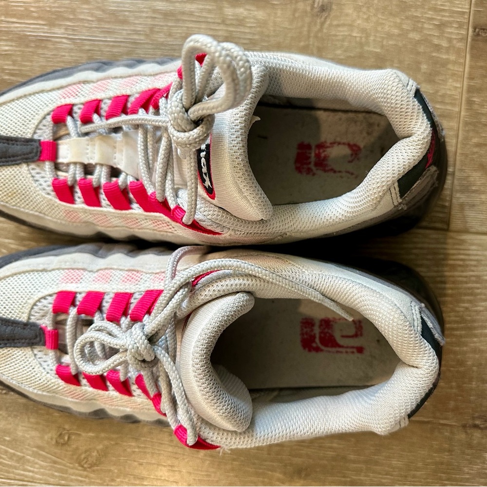 *SOLD*Nike Air Max 95 (Women’s Size 10) - Picture 3 of 8